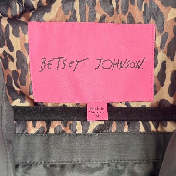 Betsy Johnson Cheetah Print Hooded Long Sleeve Waist Tie Rain Jacket - Picture 2 of 3